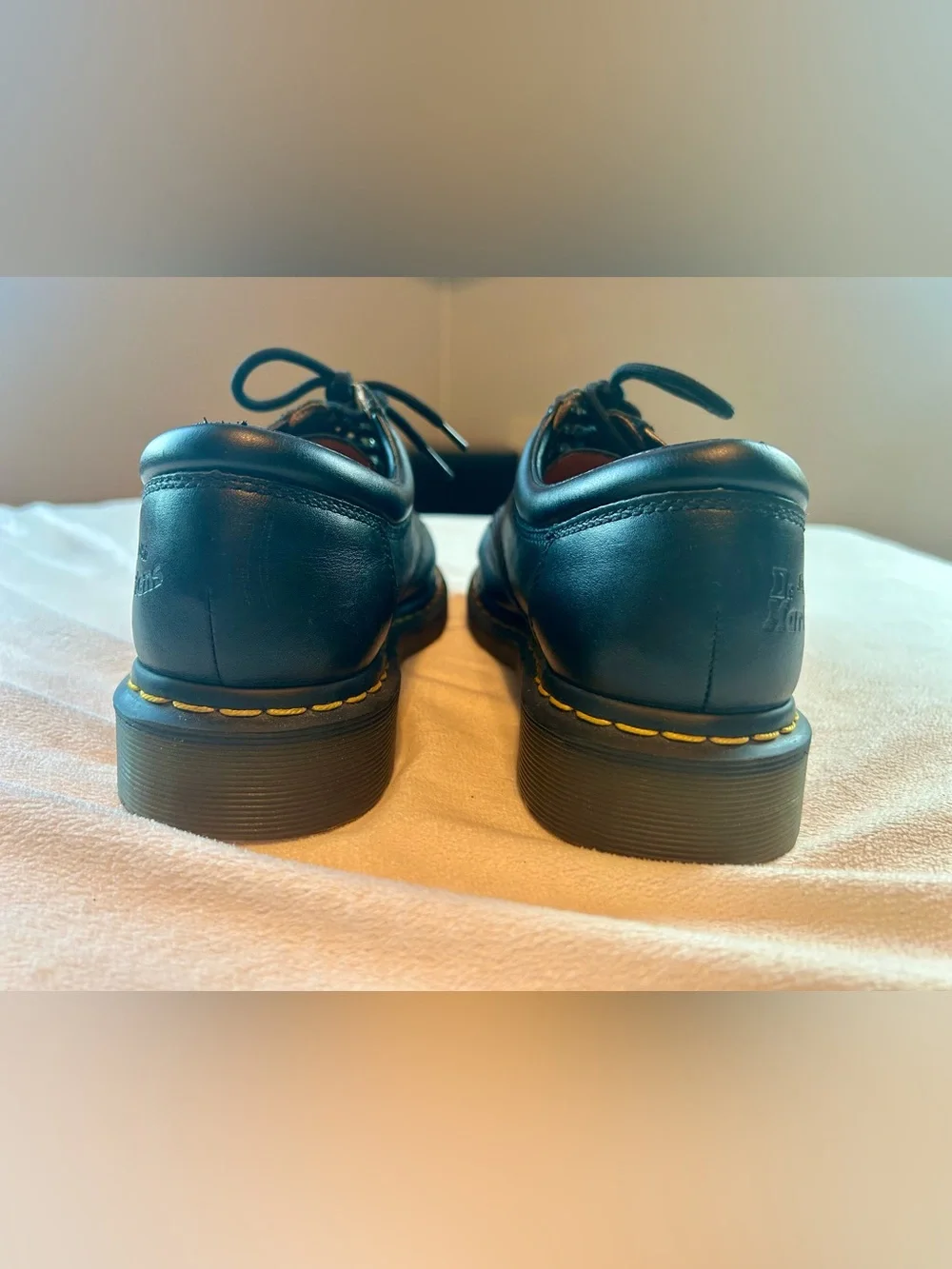 Dr Martin’s Classic Black Leather Lace-Up Men's Shoes Sz 8